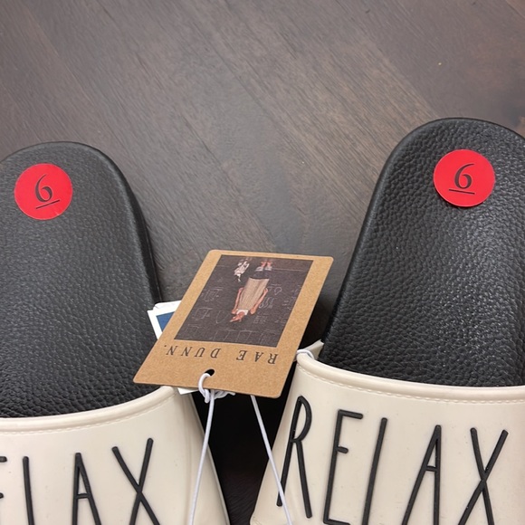 Rae Dunn new, slides sz 6, white and black - Picture 2 of 3